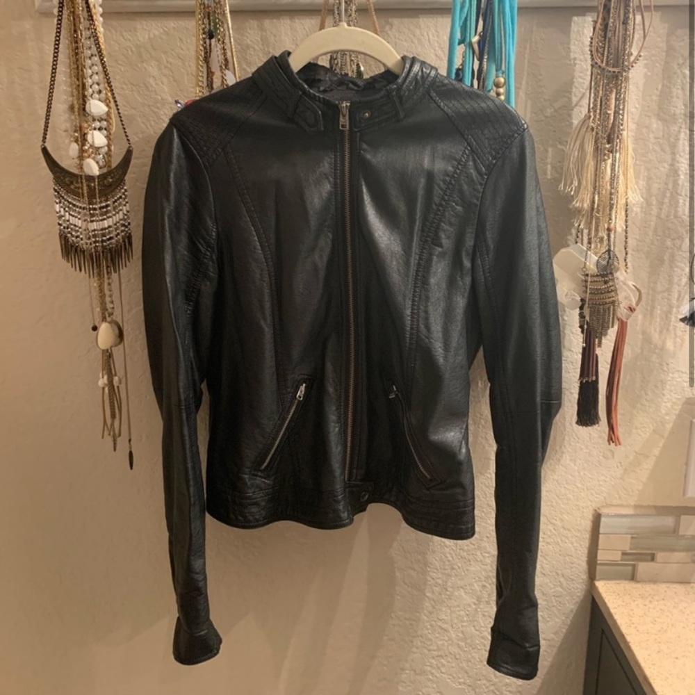 Black fitted faux leather jacket
